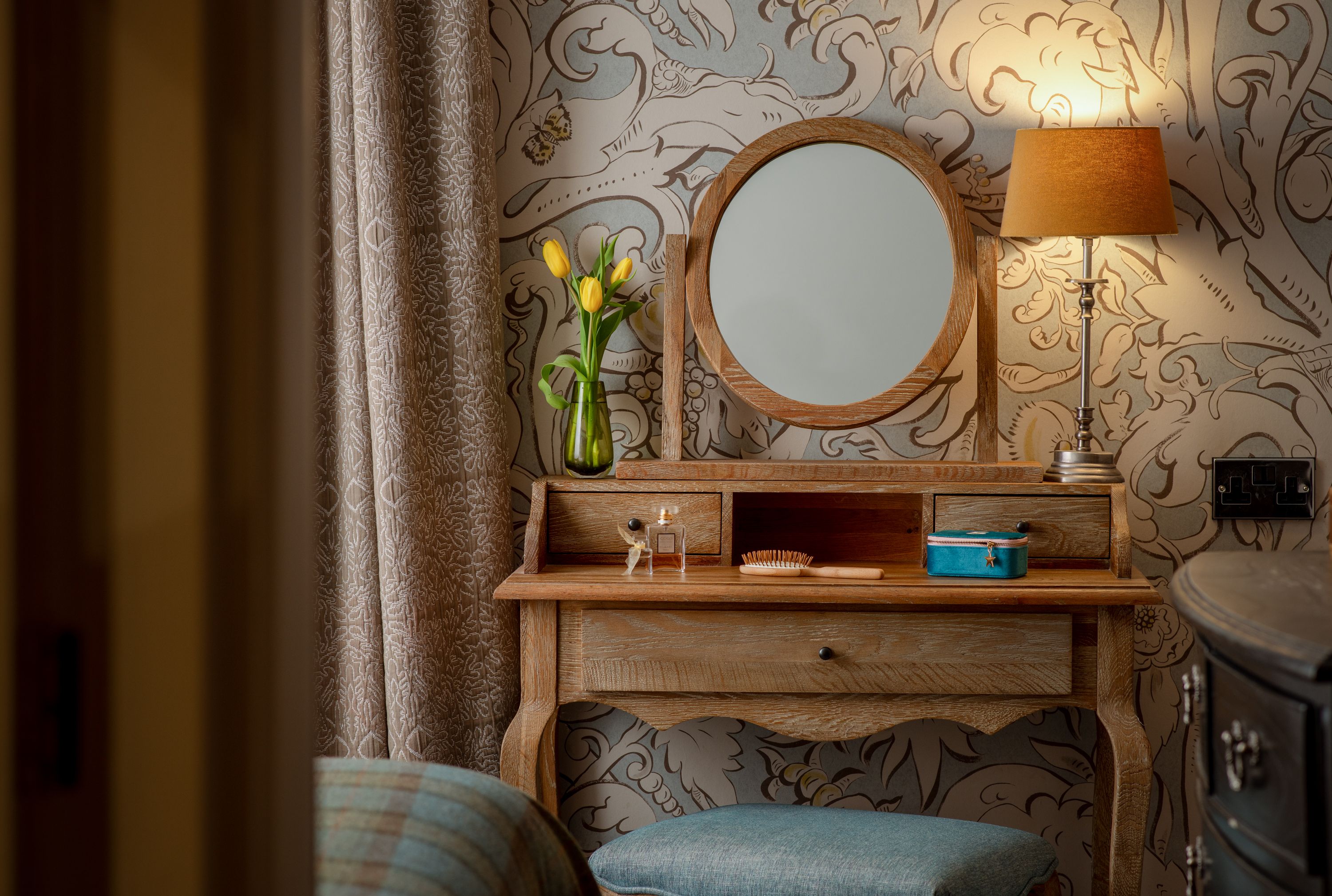 desk in bedroom